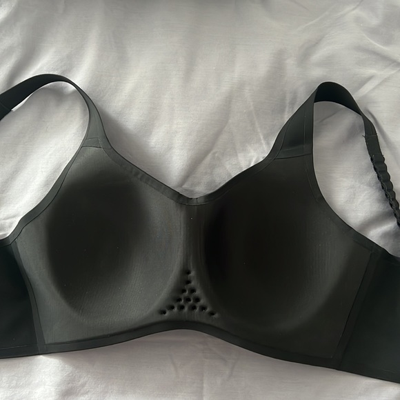 Size 6 Knix Catayst bra - black - EUC - Picture 3 of 3